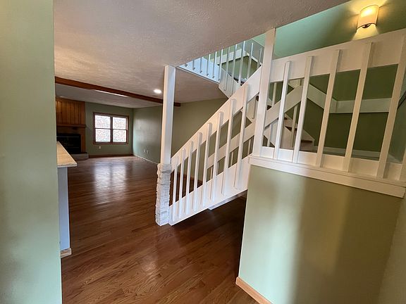 3rd image of 70 Arrowwood Dr Unit D