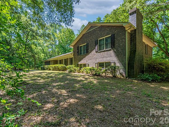 2nd image of 1836 Westbrook Rd