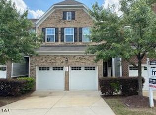 222 Kylemore Cir, Cary, NC 27513