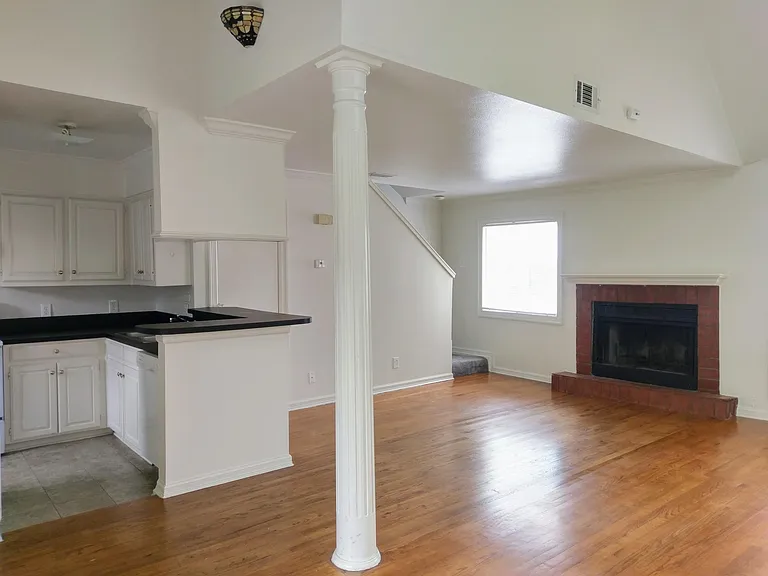 3201 Rosedale Ave #6 — Photo 3