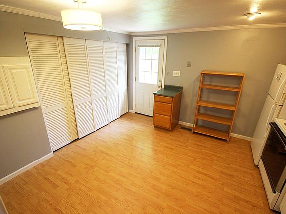 5th image of 1403 Eastbrook Dr