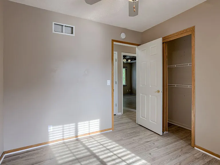 5004 N 126th St — Photo 18