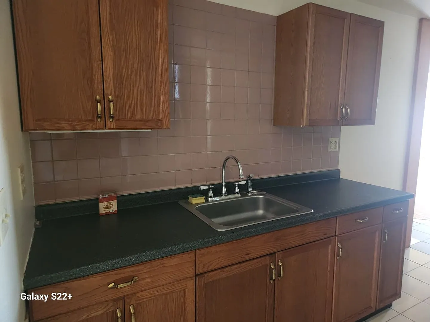 2526 Broad Avenue — Photo 2