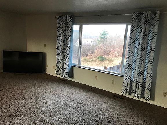 3rd image of 26307 NE Kennedy Dr