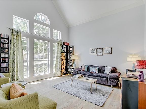 5th image of 4904 Arbor Glen Dr