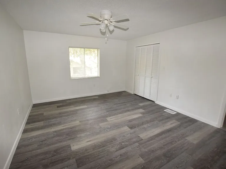 908 Sumter St — Photo 25