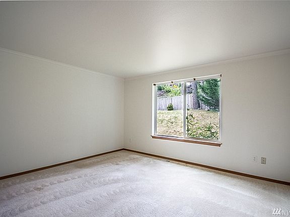 5th image of 2410 194th Ave SW