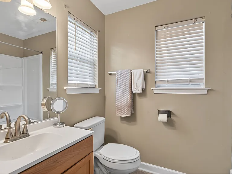 203 Teal Ct — Photo 12