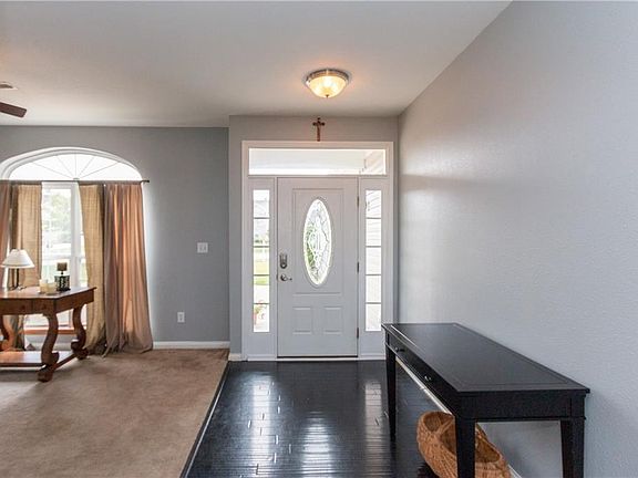 3rd image of 1592 Whisler Dr
