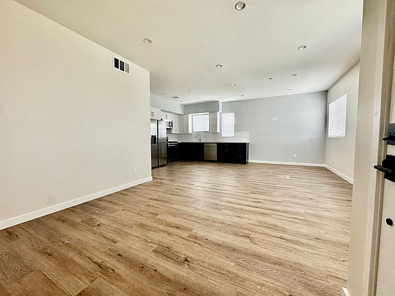 3rd image of 5637 Homeside Ave #1/2