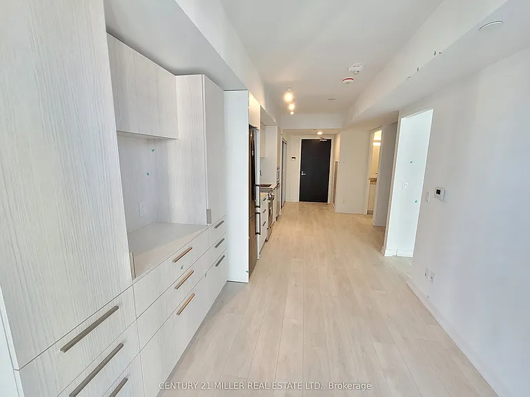 18 Maitland Ter #802 — Photo 29