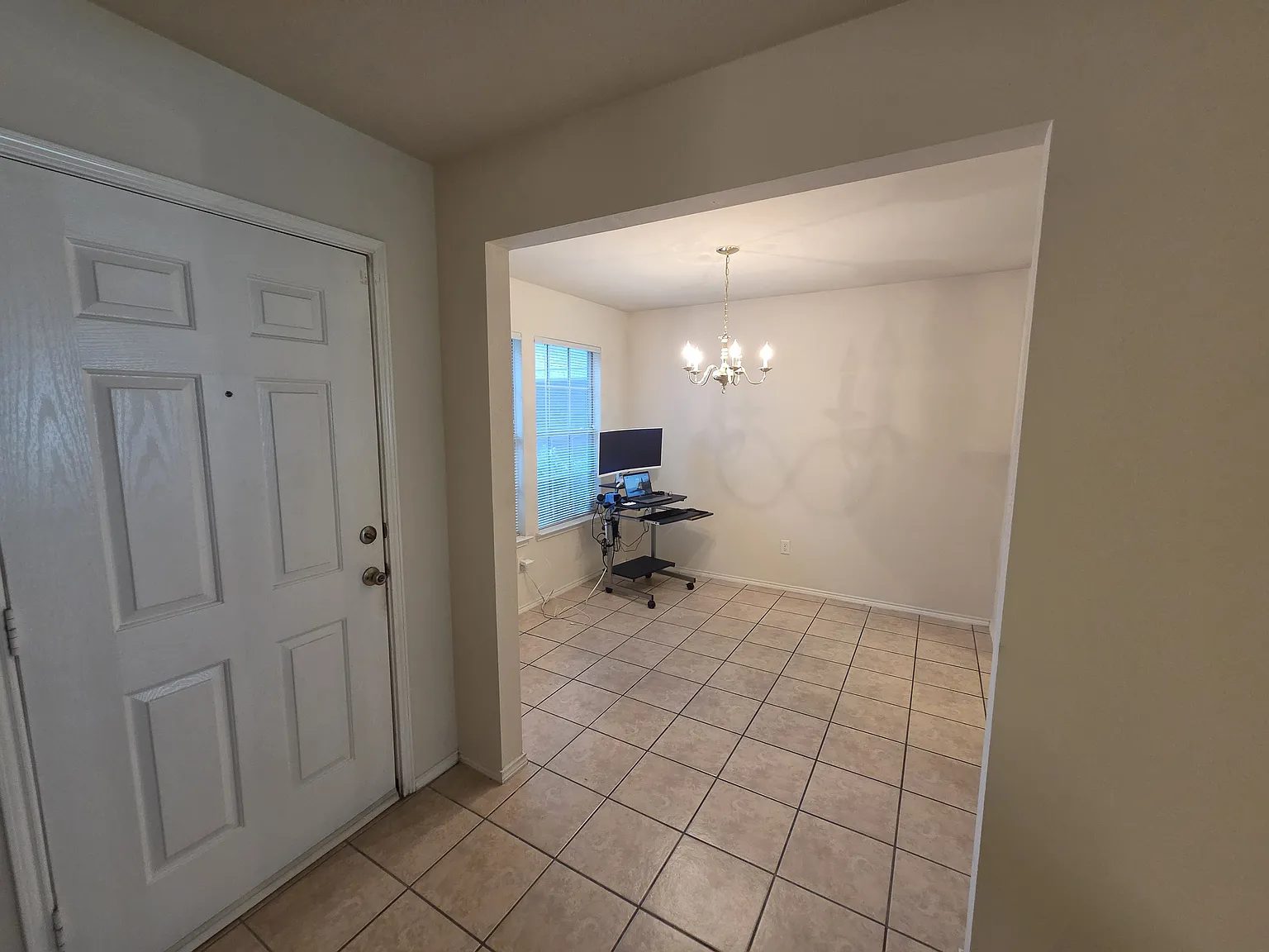 3 bed, 1407 sqft, $1,900 — Photo 4