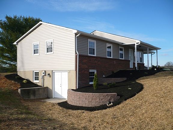 3rd image of 200 Astin Ln