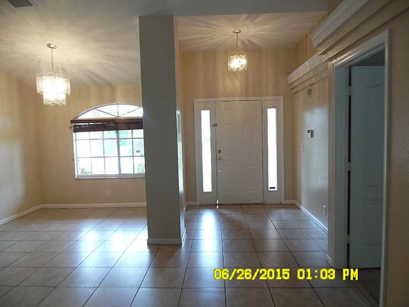 Home For Sale In Port saint lucie