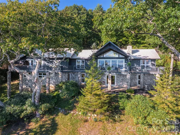 465 Leatherwood Rd, Maggie Valley, NC 28751