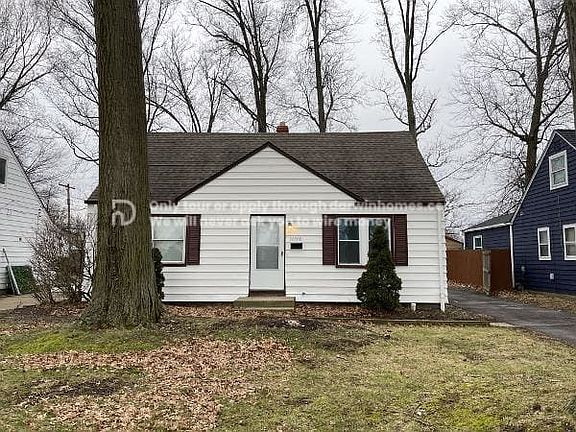 2nd image of 25290 Briardale Ave