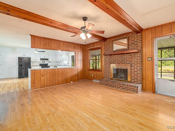 5th image of 402 Cifers Ln