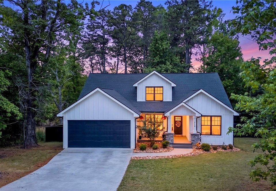1st image of 110 Crepe Myrtle Ln