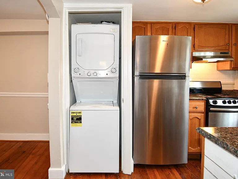 17 Apt #1 — Photo 7