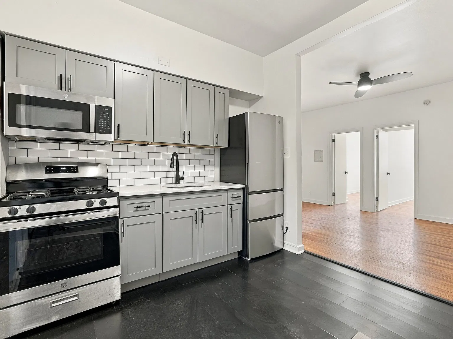 2 bed, 700 sqft, $1,895 — Photo 2