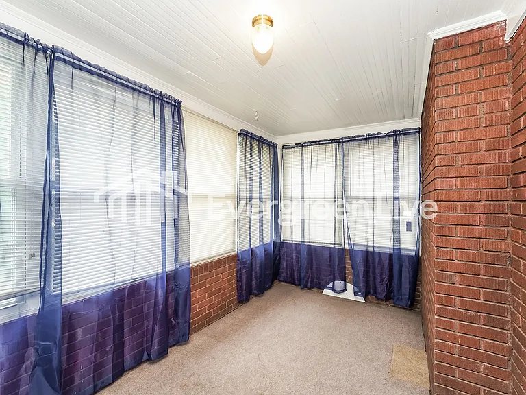 864 Packard Dr — Photo 7
