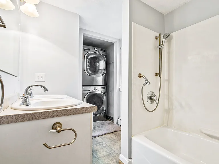 21 Berry St #2 — Photo 9