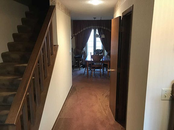 5th image of 2936 Eisenhower Ave