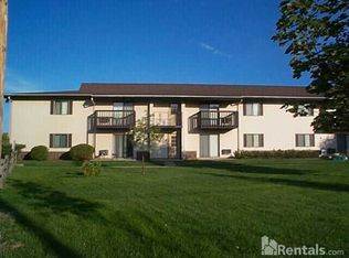 6590 Lake Rd APT 5, Windsor, WI 53598