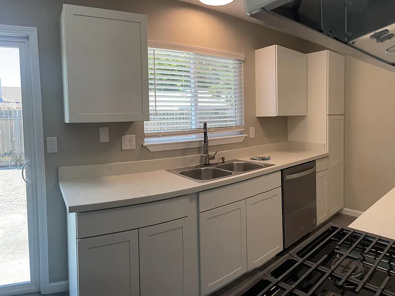 225 Walnut St — Photo 7