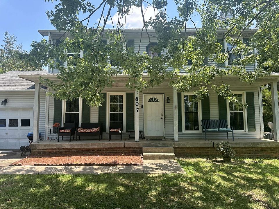 1st image of 807 Pembrook Pl
