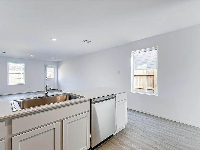 21438 Carosella Dr — Photo 11