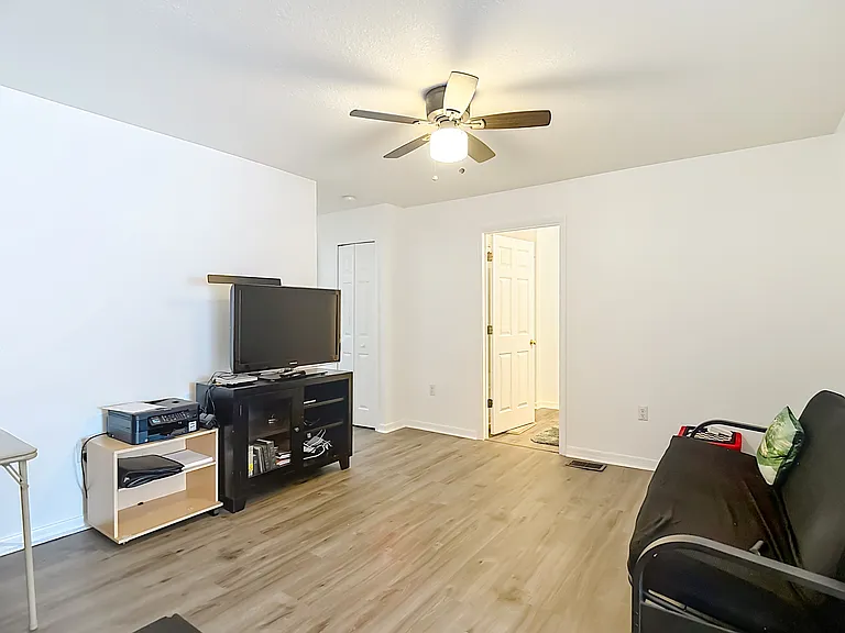 9856 Ashburn Lake Dr #1 — Photo 34