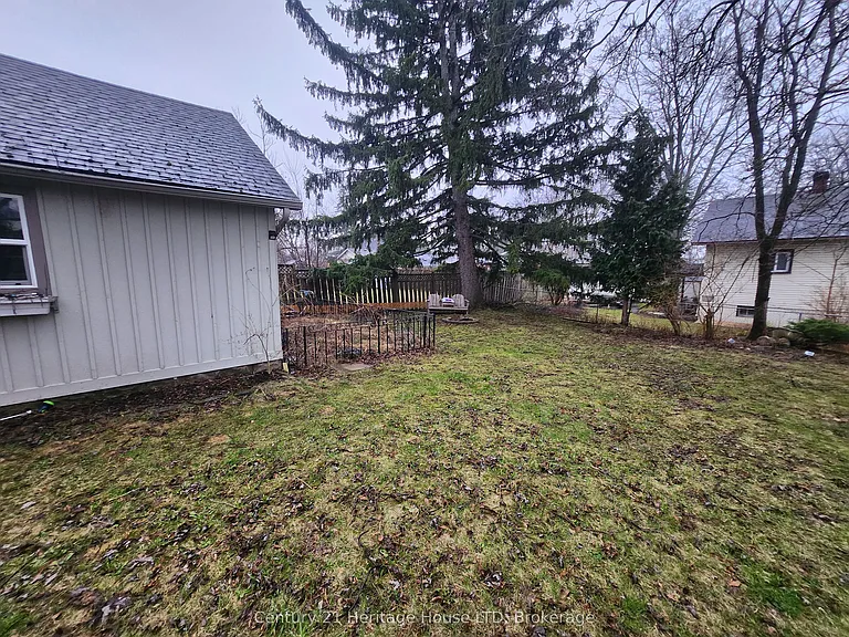 8269 Willoughby Dr — Photo 27