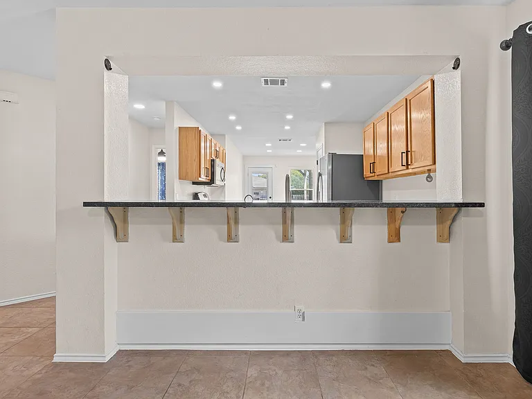 309 Paige Bnd — Photo 7