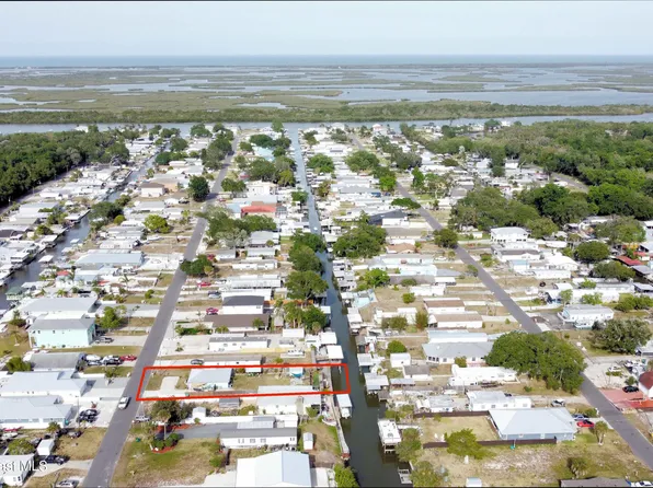 139 Randle Ave, Oak Hill, FL 32759