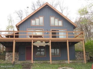 23692 Lake Dr, Cassopolis, MI 49031