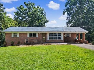 15 Wilson St, Mosheim, TN 37818