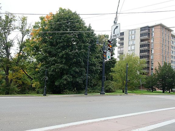 Corner Riverside and Front