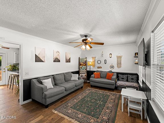 4th image of 334 N Washington Ave