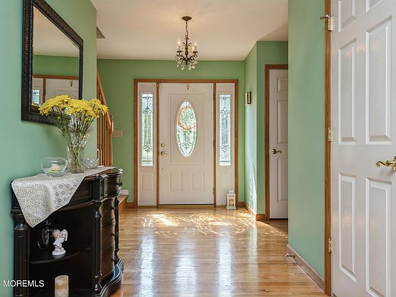 5th image of 734 Tall Oaks Drive