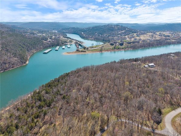 0 Oaks Landing Dr #7-8, Eureka Springs, AR 72631