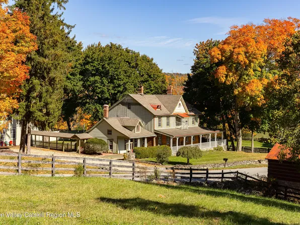 195 Drake Road, Pleasant Valley, NY 12569