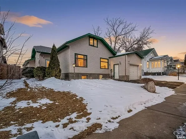 1032 Grafton AVENUE, Moose Jaw, SK S6H 3S3