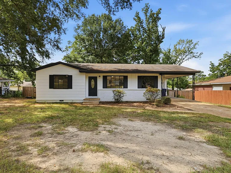 2033 Carolyn Ln — Photo 21