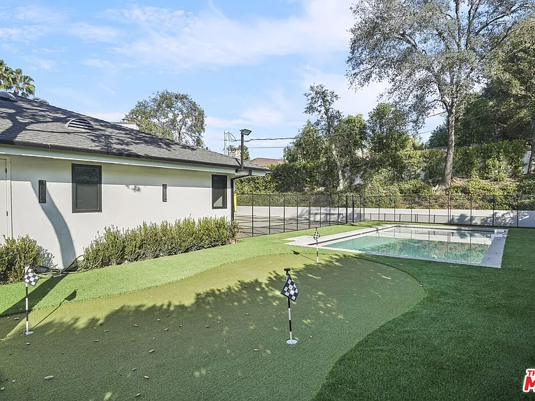 4097 Sapphire Dr — Photo 12