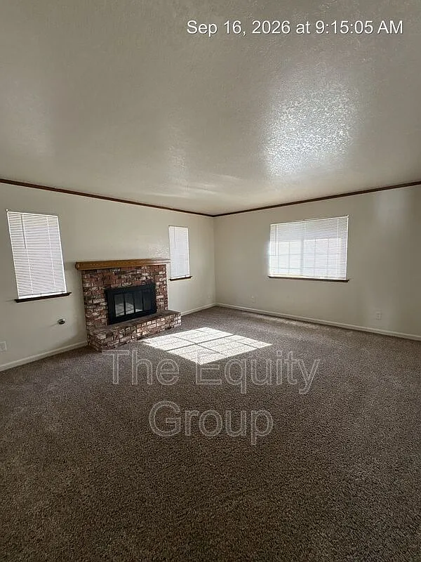 2 bed, 1.0 bath, 1054 sqft, $1,650 — Photo 3