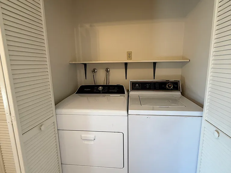 Sierra Ct — Photo 15