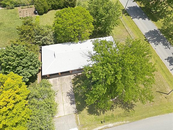 2nd image of 230 S Westview Rd