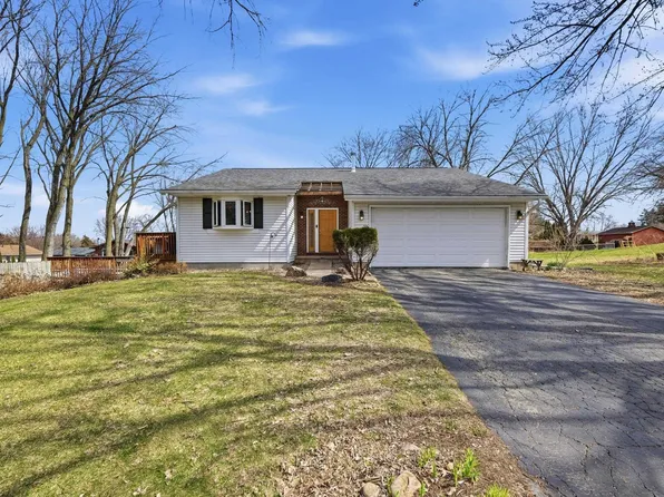 3386 Brugger Pl, Mc Farland, WI 53558
