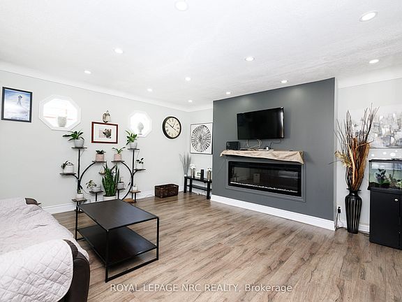 4th image of 68 Carlton St